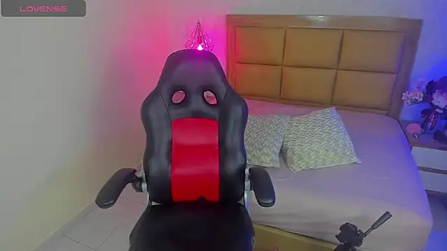 MELISSAROUGE online show from 02-18-26, 07:32