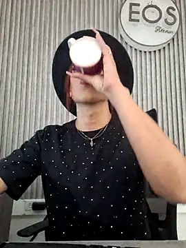 Lilith Zamara online show from 10-30-25, 09:01