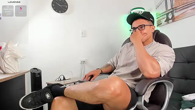 Dash Bukoski online show from 11-14-25, 01:59