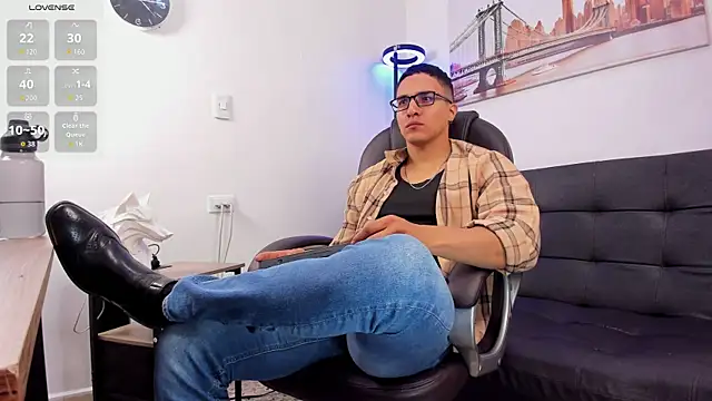 Dash Bukoski online show from 10-28-25, 01:54