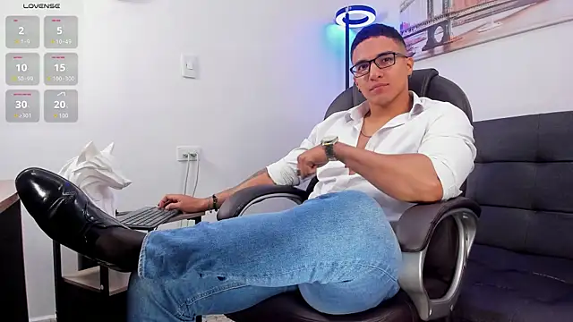 Dash Bukoski online show from 10-25-25, 01:12