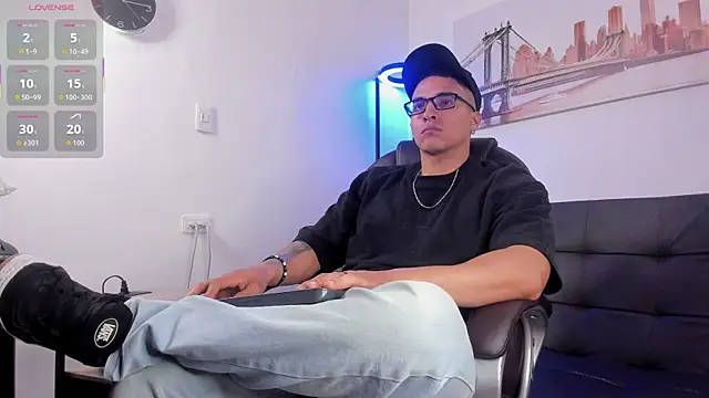 Dash Bukoski online show from 11-30-25, 01:01