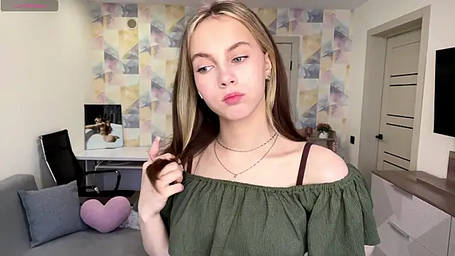 NylaNadler online show from 02-23-26, 06:03