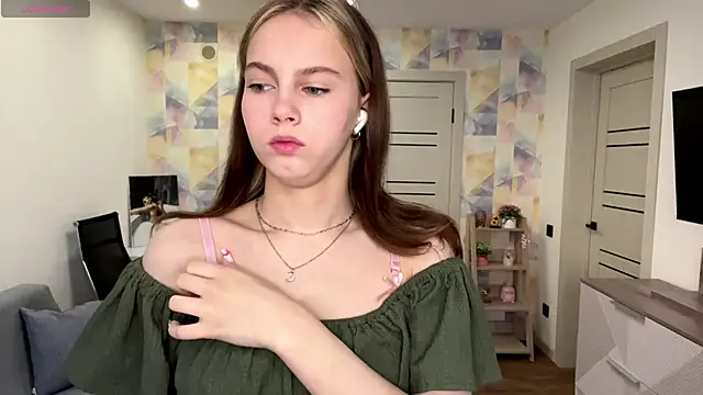 NylaNadler online show from 03-06-26, 04:18