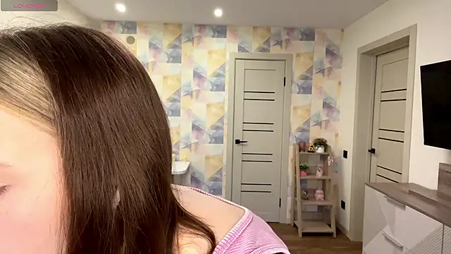 NylaNadler online show from 03-04-26, 04:31