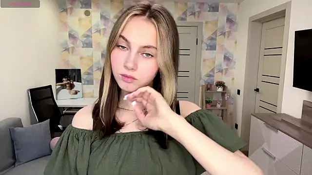 NylaNadler online show from 02-25-26, 06:02