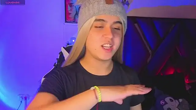 derek greyy  online show from 11-10-25, 10:48