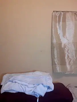 PRINCESSEMELXX93 online show from 10-18-25, 01:40