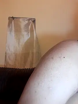 PRINCESSEMELXX93 online show from 10-02-25, 02:37