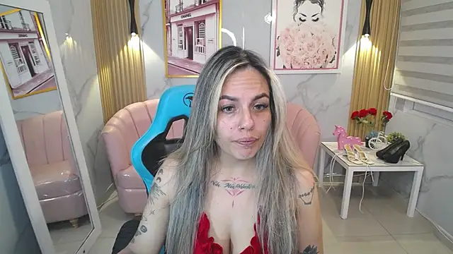 Snapshot of Jade_Jones_a chatting on 09-16-25, 03:40 Jade Jones a online show from 09-16-25, 03:40