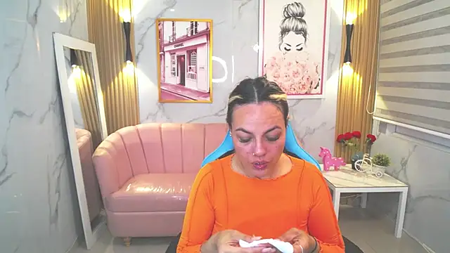 Snapshot of Jade_Jones_a chatting on 09-19-25, 03:43 Jade Jones a online show from 09-19-25, 03:43
