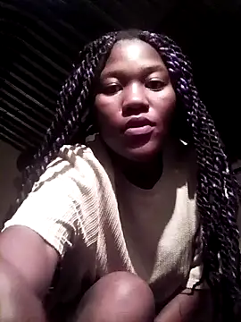 Snapshot of Miss_thorne chatting on 10-18-25, 02:24 Miss thorne online show from 10-18-25, 02:24