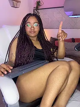 Snapshot of Terry_ebony chatting on 10-14-25, 04:35 Terry ebony online show from 10-14-25, 04:35