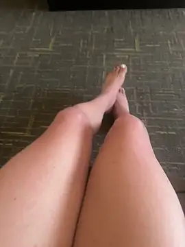 Snapshot of sissyytwinkk chatting on 10-30-25, 04:15 sissyytwinkk online show from 10-30-25, 04:15