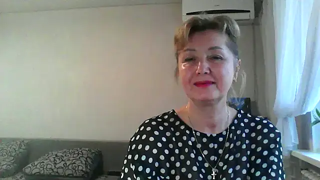 Snapshot of IrynaMolbertx chatting on 10-15-25, 08:11 IrynaMolbertx online show from 10-15-25, 08:11