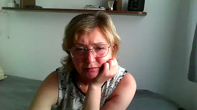 Snapshot of IrynaMolbertx chatting on 09-21-25, 02:22 IrynaMolbertx online show from 09-21-25, 02:22