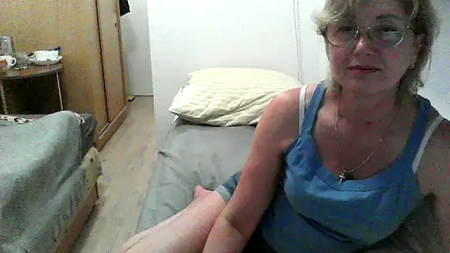 Snapshot of IrynaMolbertx chatting on 09-10-25, 06:18 IrynaMolbertx online show from 09-10-25, 06:18