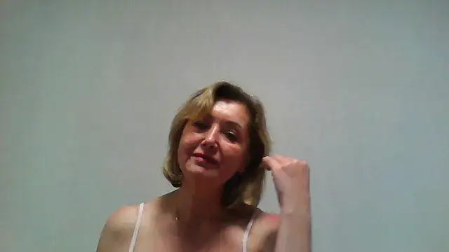 Snapshot of IrynaMolbertx chatting on 10-21-25, 07:02 IrynaMolbertx online show from 10-21-25, 07:02