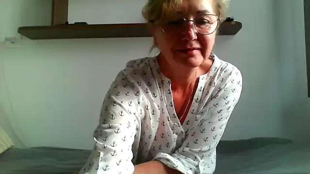 Snapshot of IrynaMolbertx chatting on 09-28-25, 01:18 IrynaMolbertx online show from 09-28-25, 01:18