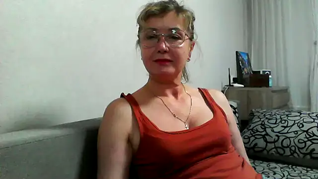 Snapshot of IrynaMolbertx chatting on 10-10-25, 04:52 IrynaMolbertx online show from 10-10-25, 04:52