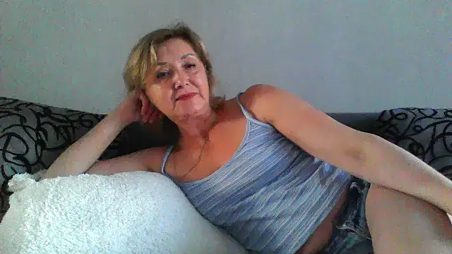 Snapshot of IrynaMolbertx chatting on 10-20-25, 02:06 IrynaMolbertx online show from 10-20-25, 02:06