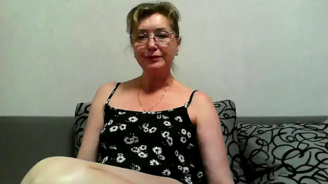 Snapshot of IrynaMolbertx chatting on 10-16-25, 06:27 IrynaMolbertx online show from 10-16-25, 06:27