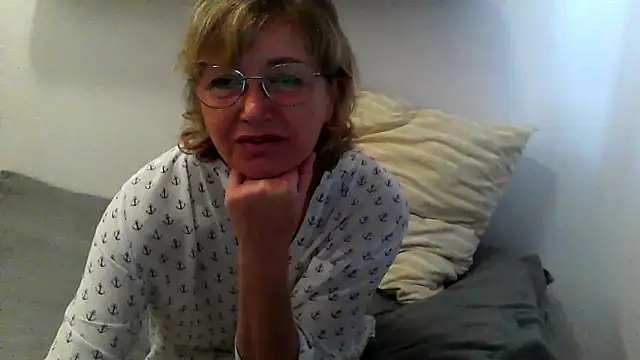 Snapshot of IrynaMolbertx chatting on 09-19-25, 07:56 IrynaMolbertx online show from 09-19-25, 07:56