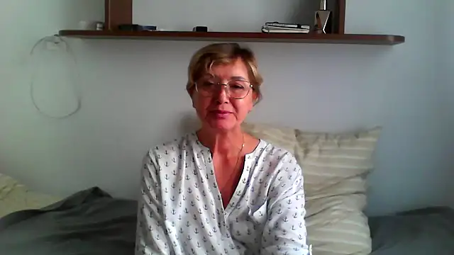 Snapshot of IrynaMolbertx chatting on 09-22-25, 01:39 IrynaMolbertx online show from 09-22-25, 01:39