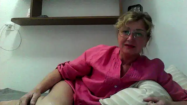 Snapshot of IrynaMolbertx chatting on 09-17-25, 07:27 IrynaMolbertx online show from 09-17-25, 07:27