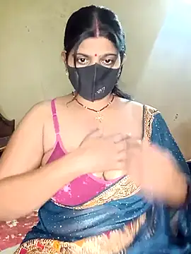 Snapshot of reena502 chatting on 06-17-26, 04:01 reena502 online show from 06-17-26, 04:01