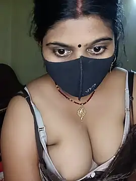 Snapshot of reena502 chatting on 07-01-26, 10:15 reena502 online show from 07-01-26, 10:15