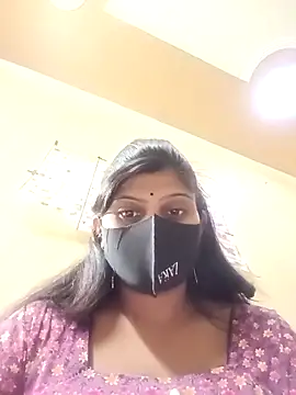 Snapshot of reena502 chatting on 09-18-25, 04:37 reena502 online show from 09-18-25, 04:37