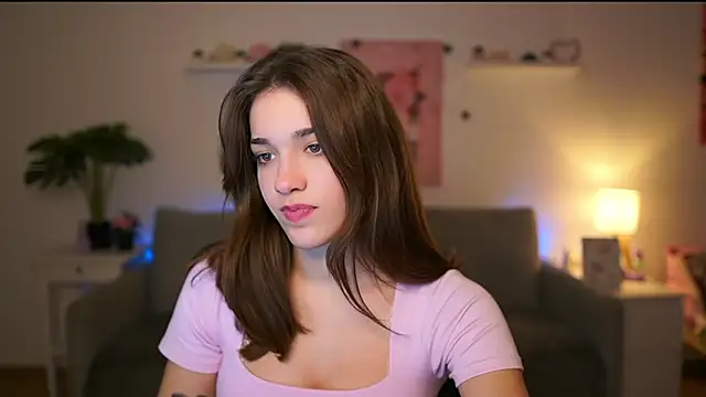 kissie cat online show from 12-16-25, 07:29