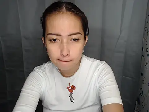 Snapshot of Soft_Angel8 chatting on 03-21-26, 04:14 Soft Angel8 online show from 03-21-26, 04:14