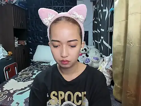 Soft Angel8 online show from 12-18-25, 05:50