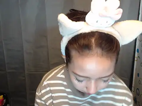 Snapshot of Soft_Angel8 chatting on 04-08-26, 04:58 Soft Angel8 online show from 04-08-26, 04:58