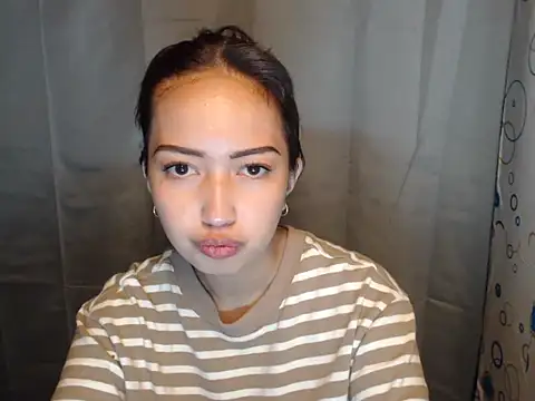 Snapshot of Soft_Angel8 chatting on 03-28-26, 04:13 Soft Angel8 online show from 03-28-26, 04:13