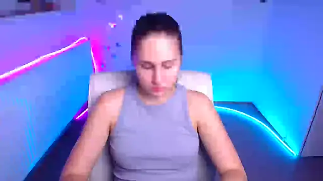 Stefanie Sweet online show from 10-14-25, 05:41