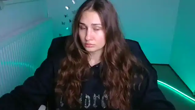 Stefanie Sweet online show from 10-04-25, 03:08