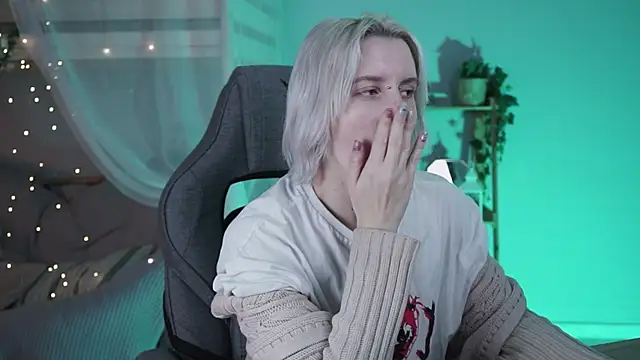 BethanyCloud online show from 12-16-25, 05:22