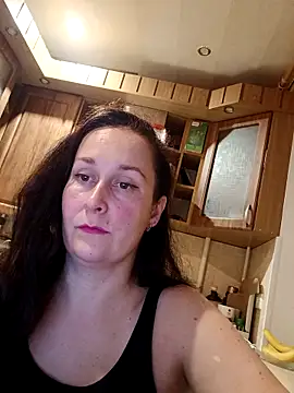 Amandda  online show from 10-04-25, 05:47