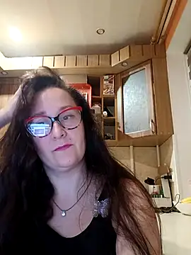 Amandda  online show from 10-28-25, 07:13