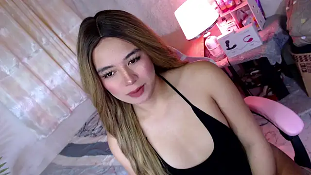 petiteellahxx online show from 10-29-25, 10:09