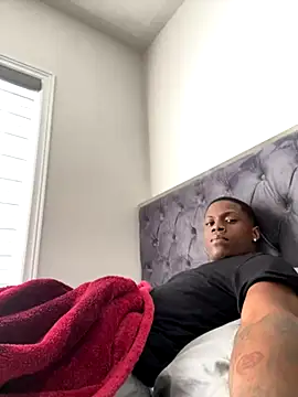 Snapshot of labishyoung25 chatting on 10-01-25, 01:37 labishyoung25 online show from 10-01-25, 01:37