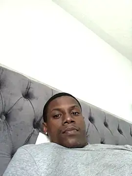 Snapshot of labishyoung25 chatting on 10-13-25, 09:38 labishyoung25 online show from 10-13-25, 09:38