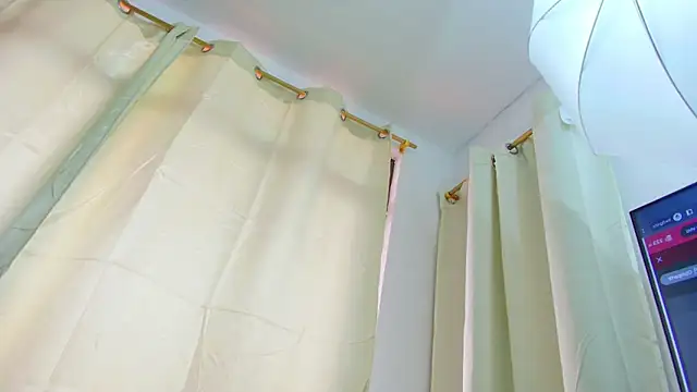 MiaCours online show from 10-22-25, 01:10