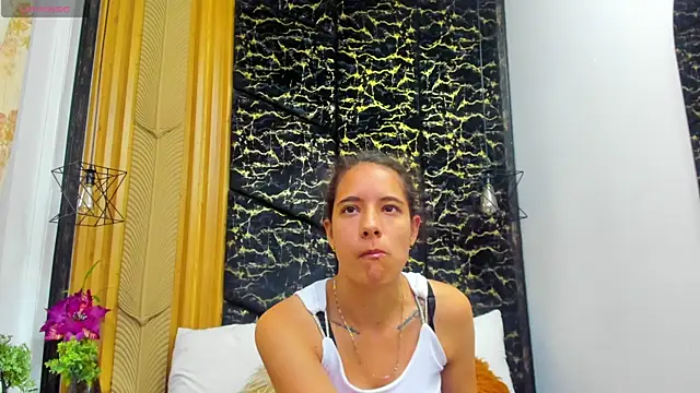 MiaCours online show from 04-19-26, 02:18