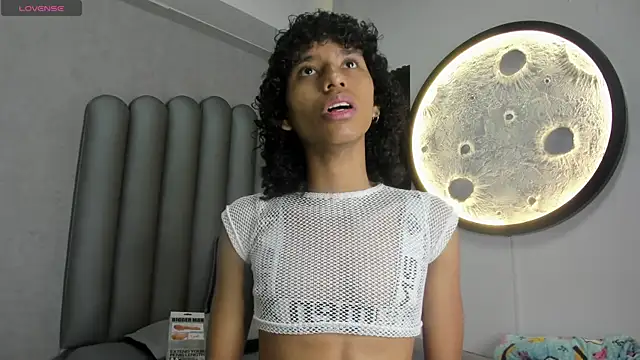 Snapshot of venus-03 chatting on 10-17-25, 03:54 venus-03 online show from 10-17-25, 03:54
