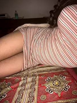 Snapshot of jiya00 chatting on 11-12-25, 12:42 jiya00 online show from 11-12-25, 12:42