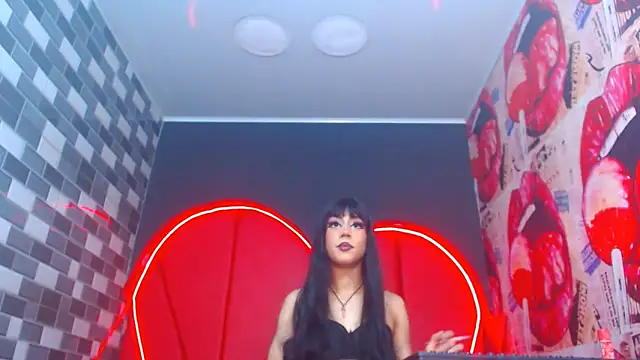 Snapshot of julessxcharlotte chatting on 10-06-25, 02:07 julessxcharlotte online show from 10-06-25, 02:07